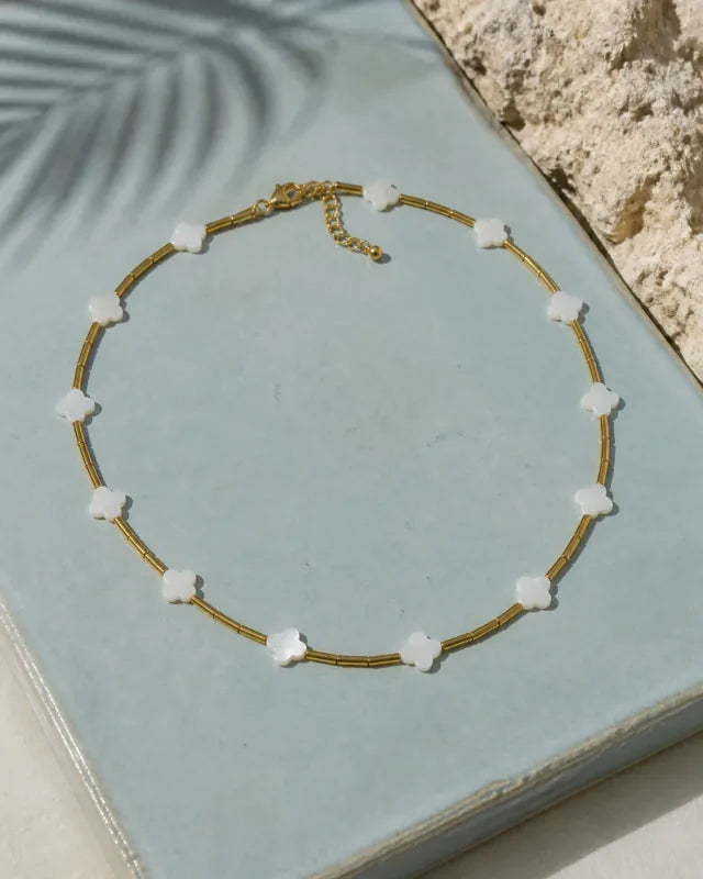 Clover Shell/gold, handmade glass jewelry by Parcha
