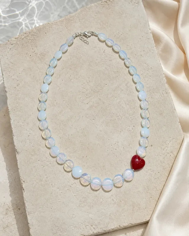 Corazón red milky glass, handmade glass jewelry by Parcha