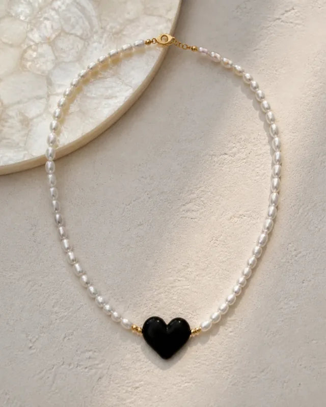 Corazón Murano black/pearl/gold, handmade glass jewelry by Parcha